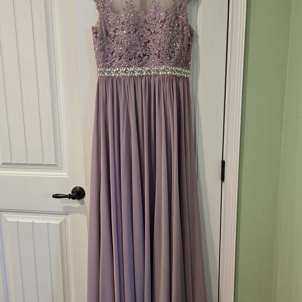 Dancing Queen Gown 9400 - Picture 3 of 8